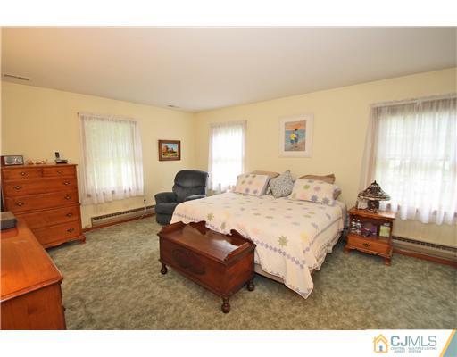 294 Hamlin Road North Brunswick, NJ 08902 - Photo 14 of 25 Gallery Image 14