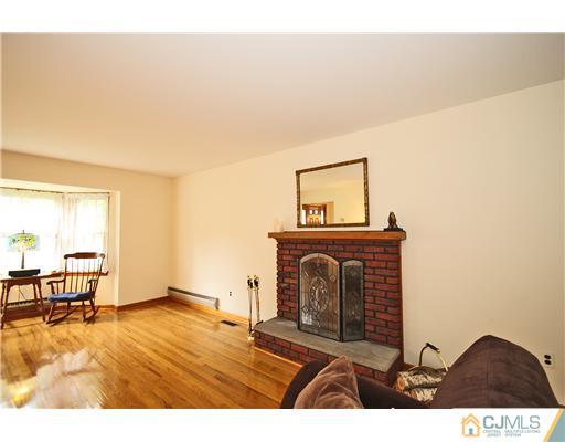 294 Hamlin Road North Brunswick, NJ 08902 - Photo 5 of 25 Gallery Image 5