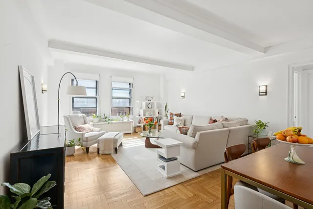 $797,000 | 305 West 86th Street, Unit 8A | Upper West Side