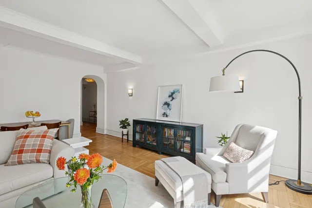 $797,000 | 305 West 86th Street, Unit 8A | Upper West Side