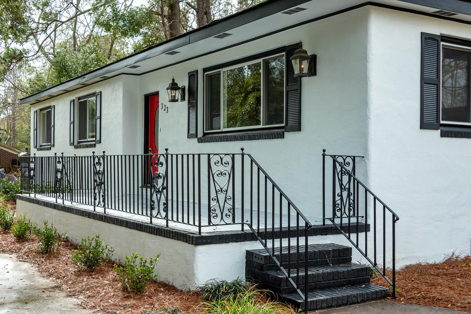 323 Wappoo Road Charleston, SC 29407 - Photo 3 of 26 323 Wappoo Road