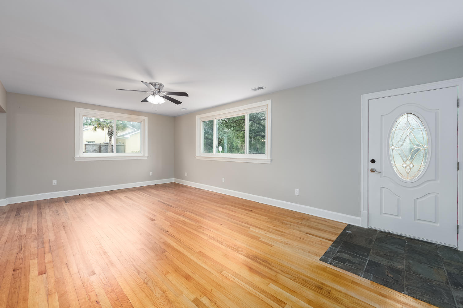 323 Wappoo Road Charleston, SC 29407 - Photo 4 of 26 323 Wappoo Road