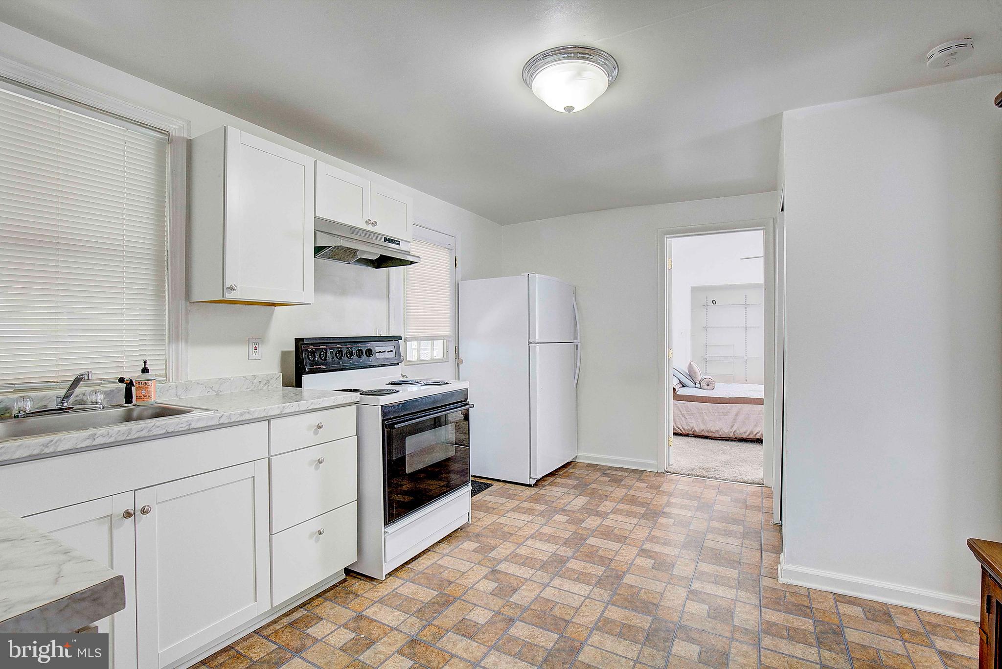 1141 Monroe Circle Brooklyn, MD 21225 - Photo 4 of 27