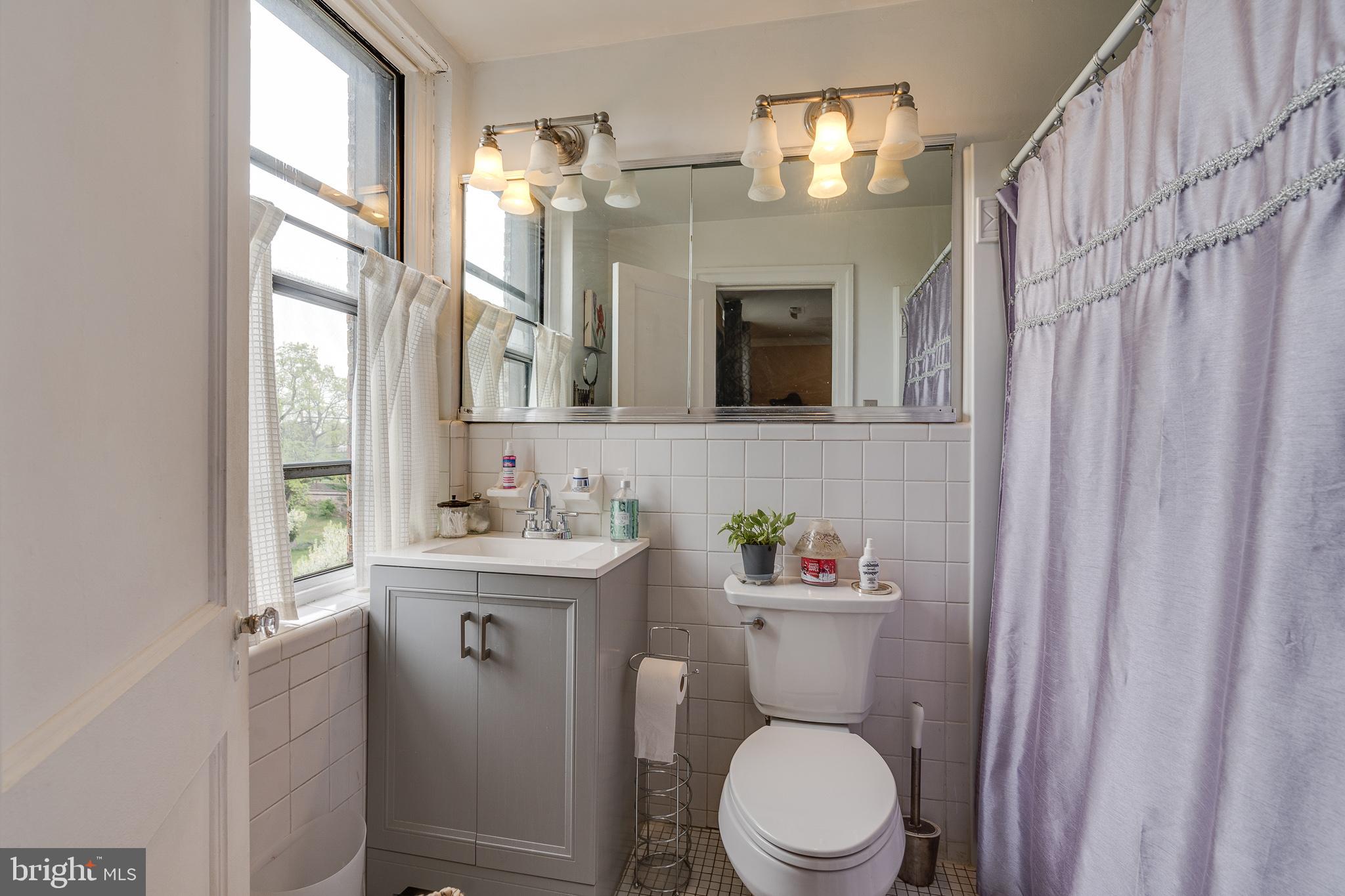 900 Valley Road, Unit B401 Elkins Park, PA 19027 - Photo 20 of 30 Main Bath