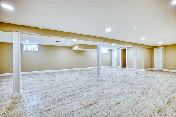 $4,500 | 30 Whitfield Lane, Coram, NY 11727