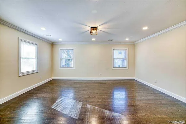 $4,500 | 30 Whitfield Lane, Coram, NY 11727