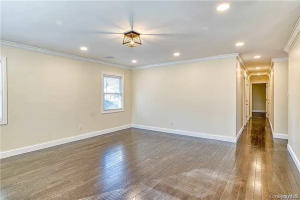 $4,500 | 30 Whitfield Lane, Coram, NY 11727
