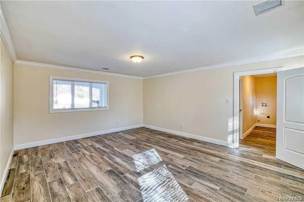 $4,500 | 30 Whitfield Lane, Coram, NY 11727