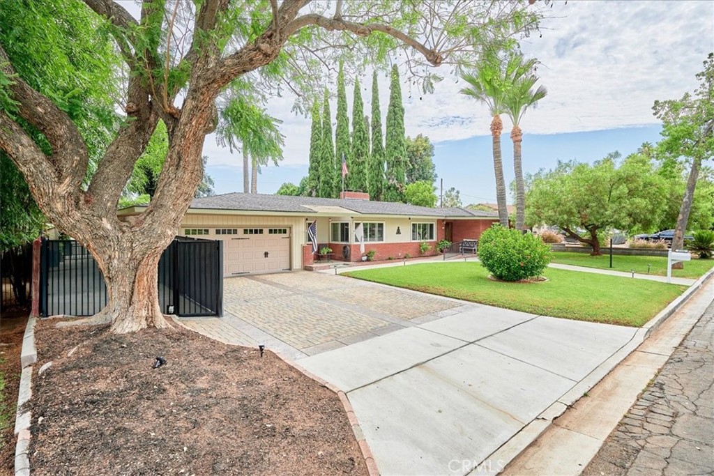 2221 Elsinore Road Riverside, CA 92506 - Photo 2 of 65