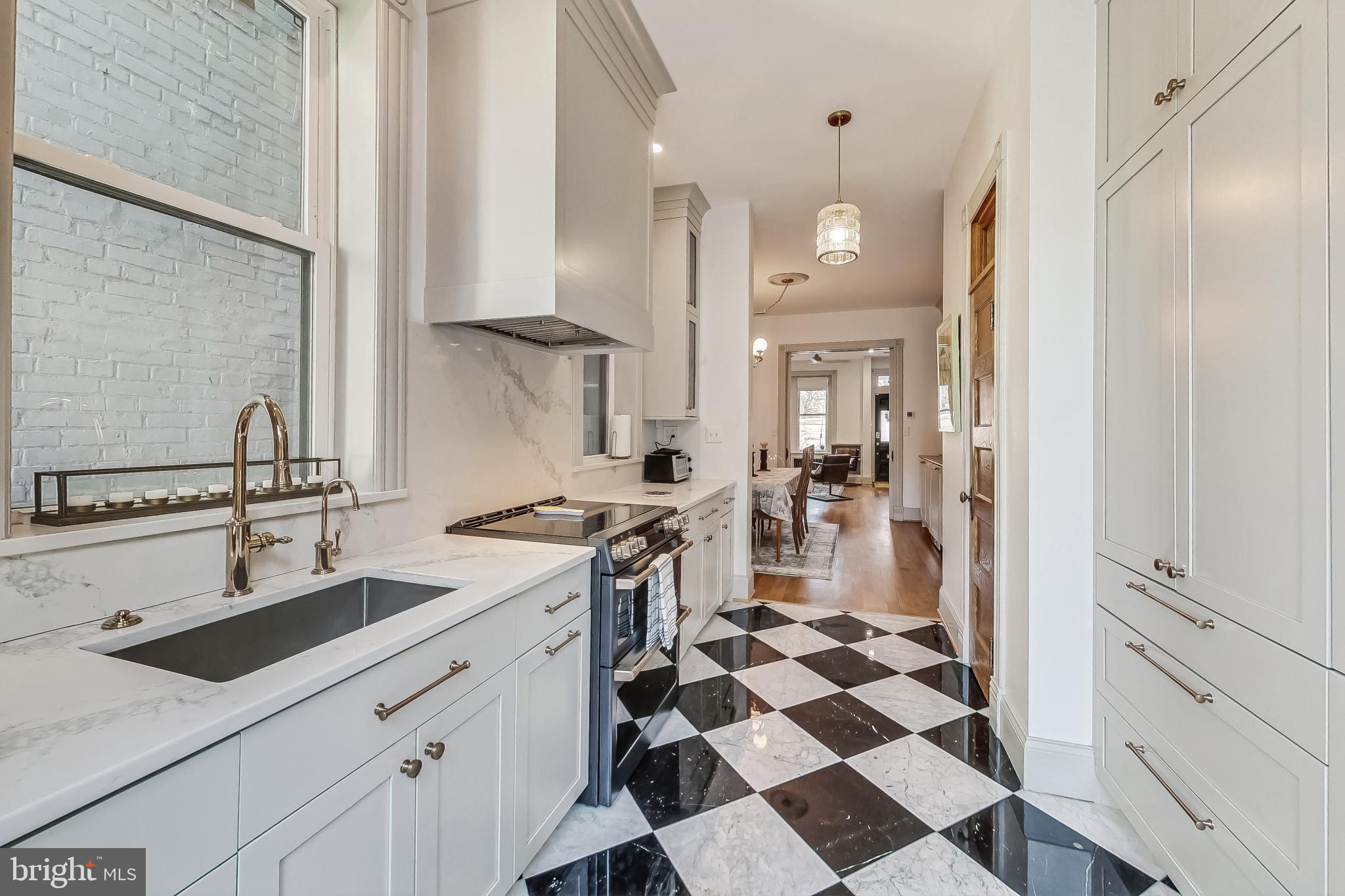 906 8th Street Northeast Washington, DC 20002 - Photo 11 of 46