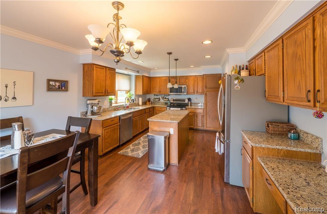 3447 Primrose Drive Rochester, MI 48307 - Photo 8 of 29 3447 Primrose-7.jpg