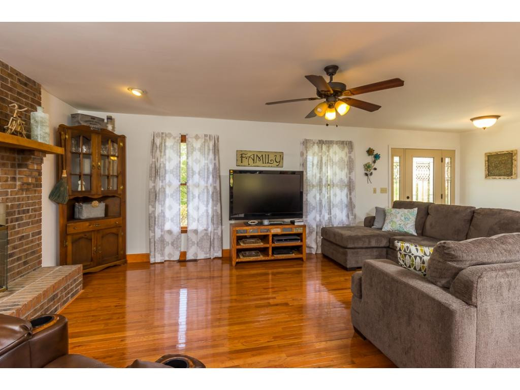 3125 Forge Ridge Road Harrogate, TN 37752 - Photo 5 of 36 Photo 5