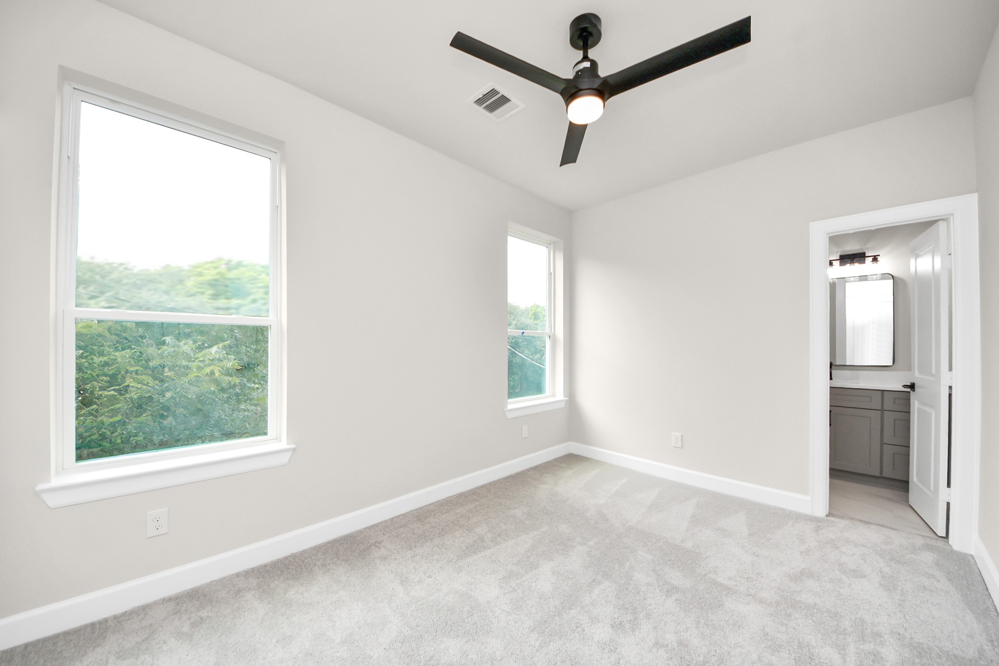 5218 Higgins Street, Unit A/B Houston, TX 77033 - Photo 20 of 40 Photos are of a completed home with similar finishes and are for representation purposes only. Property set to be complete in 60 days.