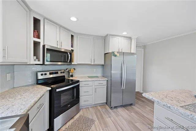 $235,000 | 9927 Maplewood Court, Pekin, IN 47165