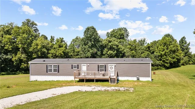 $235,000 | 9927 Maplewood Court, Pekin, IN 47165