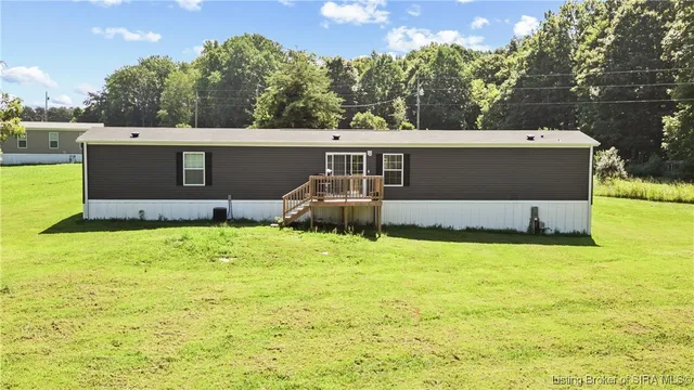 $235,000 | 9927 Maplewood Court, Pekin, IN 47165