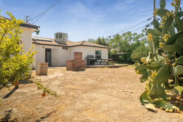 $320,000 | 1900 Easy Street, Hanford, CA 93230