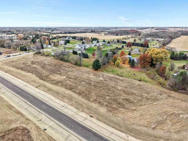 $119,900 | Lot 14 Hawks View, Edgerton, WI 53534