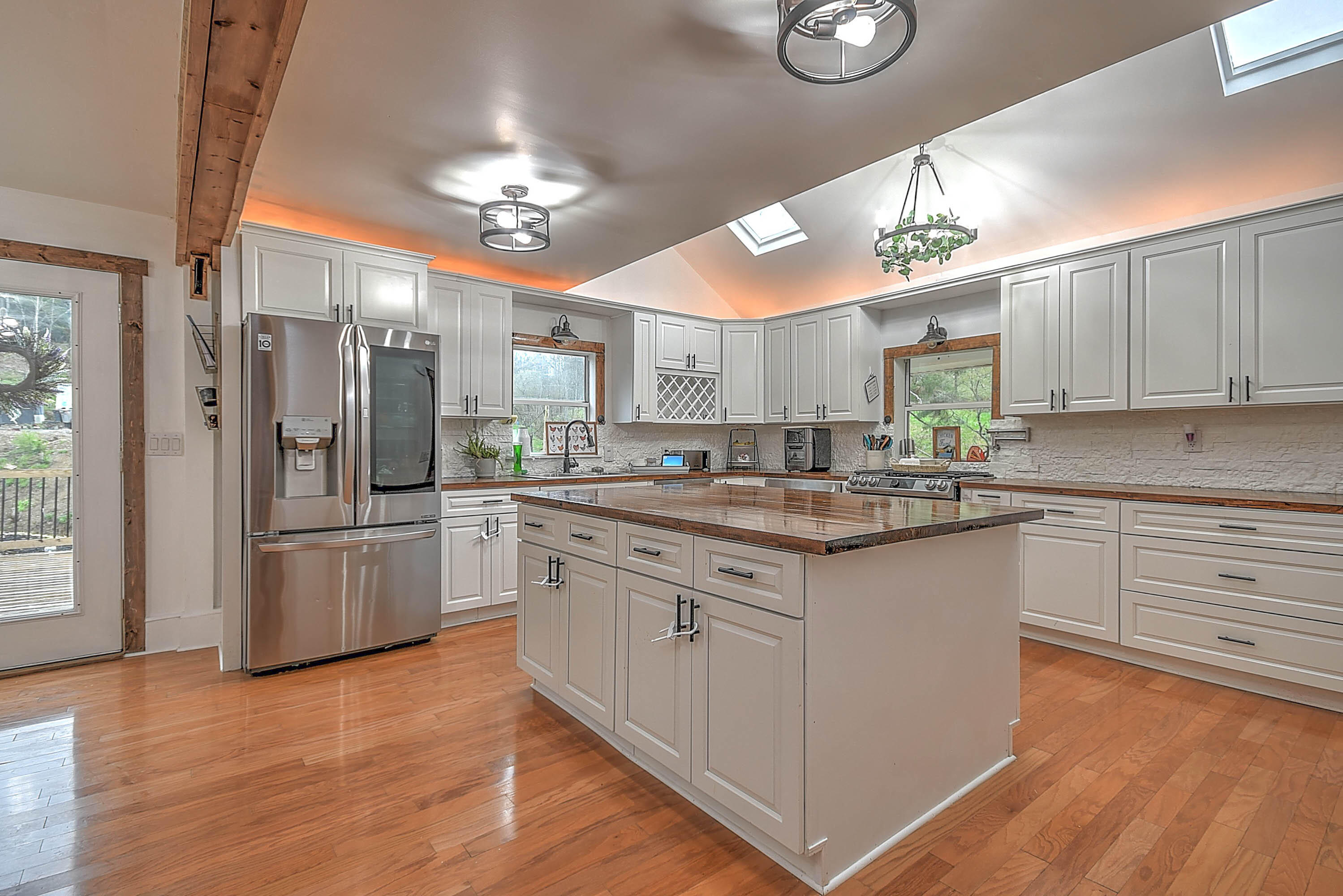 228 Garland Branch Road Watauga, TN 37694 - Photo 8 of 49 Garland Branch-11