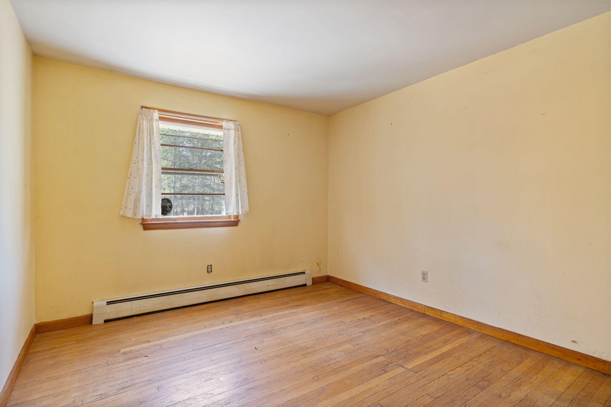 926 Meetinghouse Road Wells, ME 04090 - Photo 11 of 23 Bedroom3