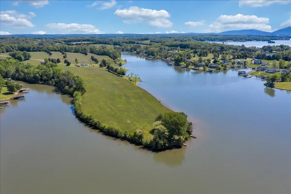 $7,700,000 | 850 Rolling Road, Moneta, VA 24121