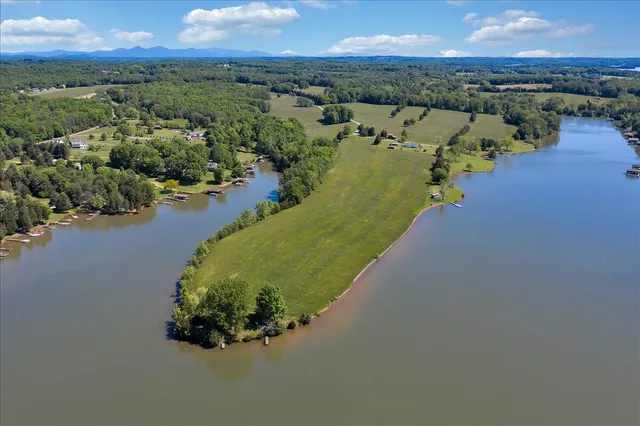 $7,700,000 | 850 Rolling Road, Moneta, VA 24121