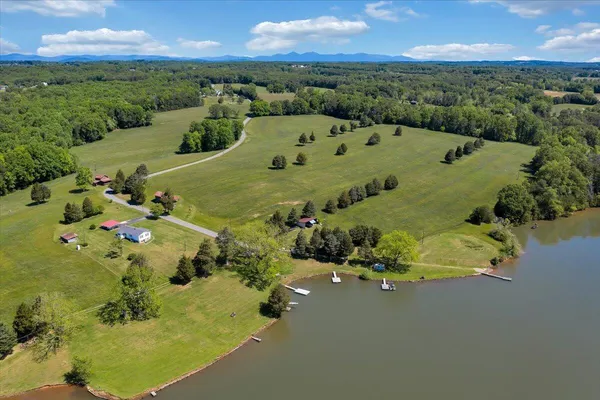 $7,700,000 | 850 Rolling Road, Moneta, VA 24121