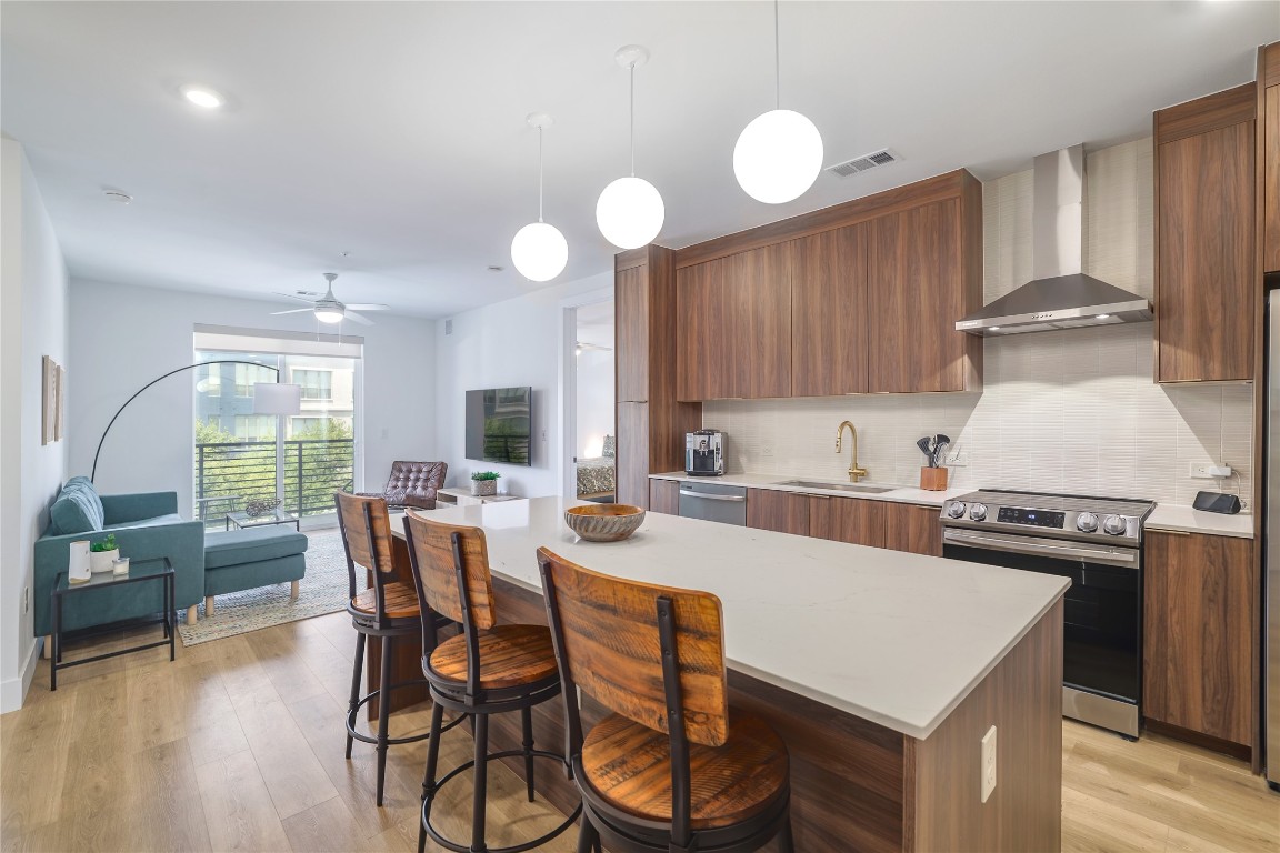 1701 Simond Avenue, Unit 312 Austin, TX 78723 - Photo 2 of 27