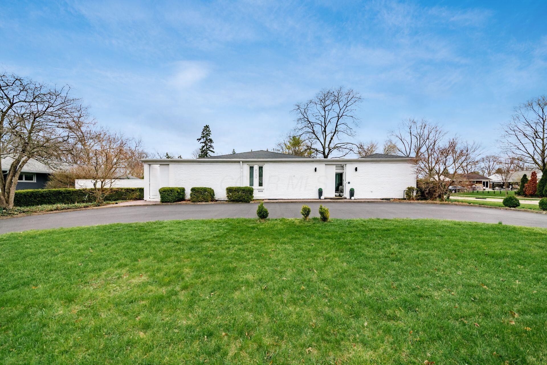 2177 Oakmount Road Columbus, OH 43221 - Photo 1 of 34 001_15159_L 2177 Oakmount 001