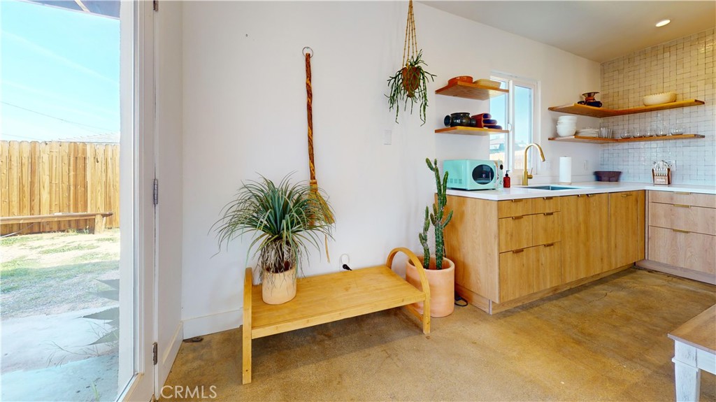 7005 Hillview Road Joshua Tree, CA 92252 - Photo 8 of 19