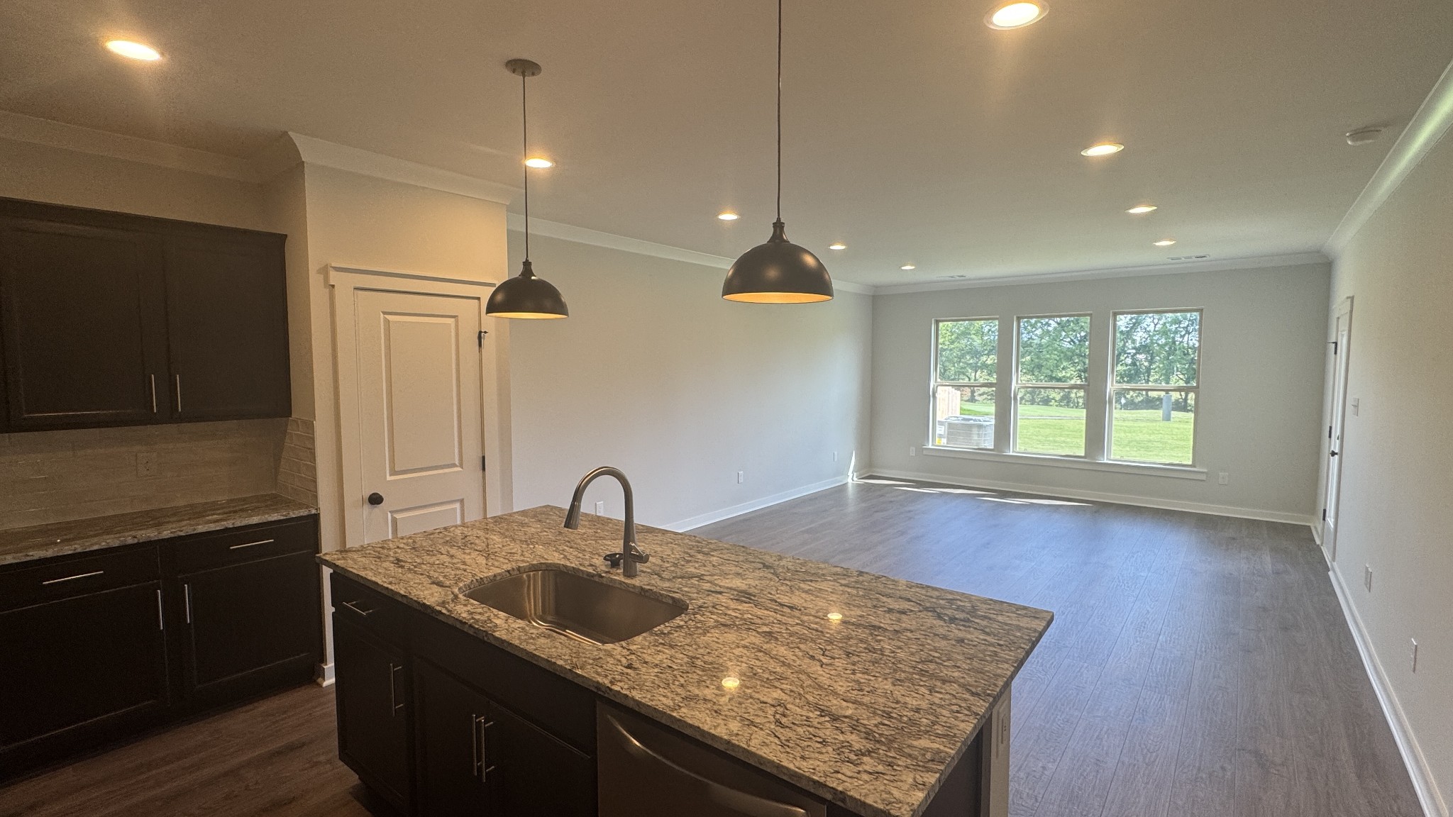 526 West Foxrun Springfield, TN 37172 - Photo 3 of 16
