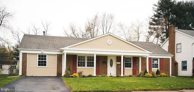 $395,000 | 146 Glenview Lane, Willingboro, NJ 08046