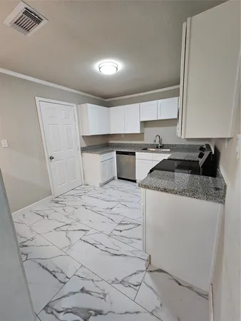 $1,800 | 120 Antionette Lane, Crosby, TX 77532