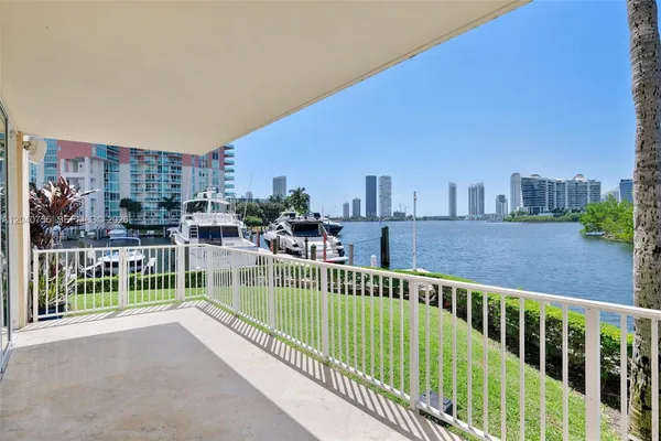 $6,500 | 3330 Northeast 190th Street, Unit 114, Aventura, FL 33180