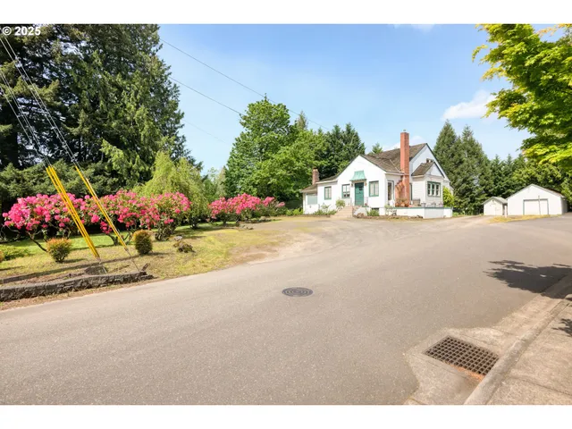 $950,000 | 5555 Southwest Scholls Ferry Road, Portland, OR 97225