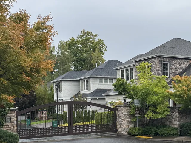 $950,000 | 5555 Southwest Scholls Ferry Road, Portland, OR 97225