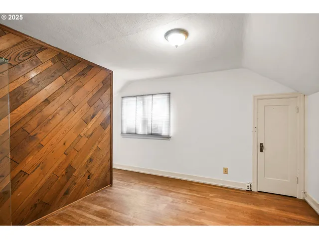 $950,000 | 5555 Southwest Scholls Ferry Road, Portland, OR 97225