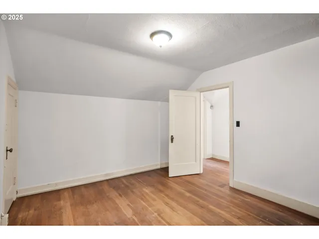 $950,000 | 5555 Southwest Scholls Ferry Road, Portland, OR 97225