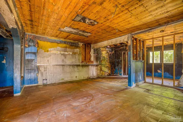 $129,000 | 416 South Navy Boulevard, Pensacola, FL 32507