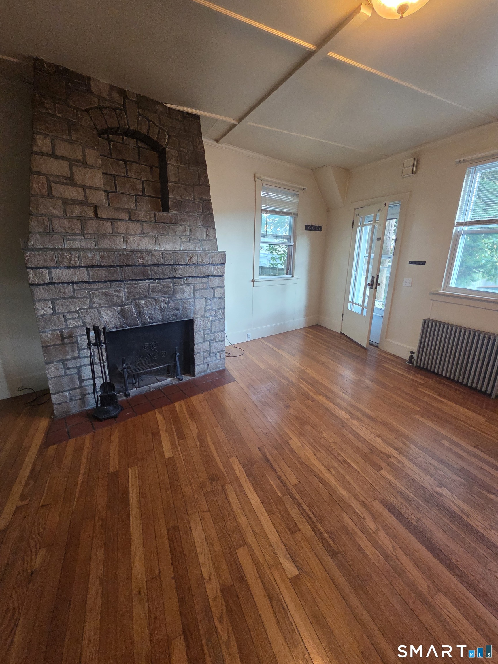 72 Godfrey Street Groton, CT 06340 - Photo 3 of 12