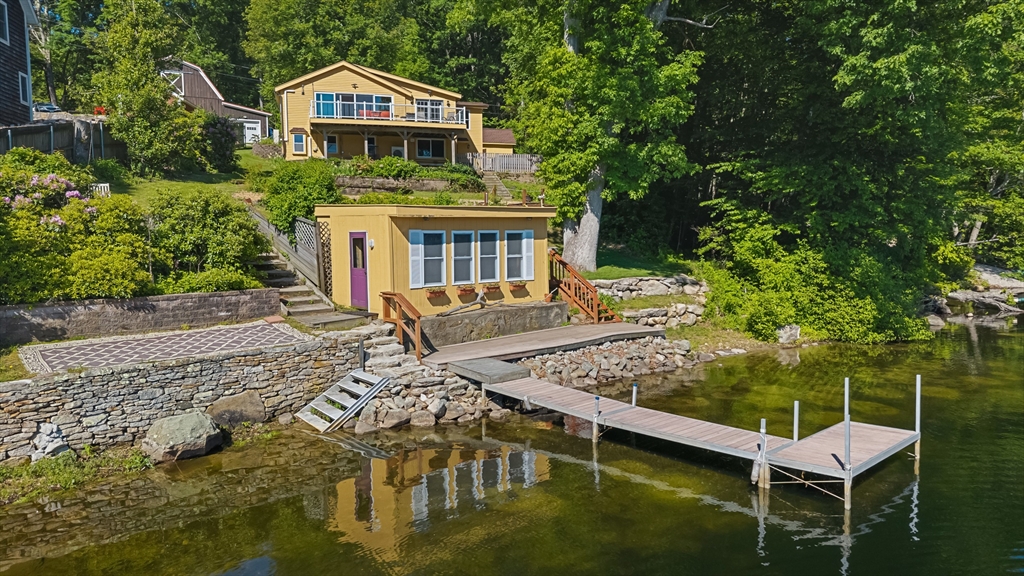 21 Carrier Lane Sutton, MA 01590 - Photo 1 of 42