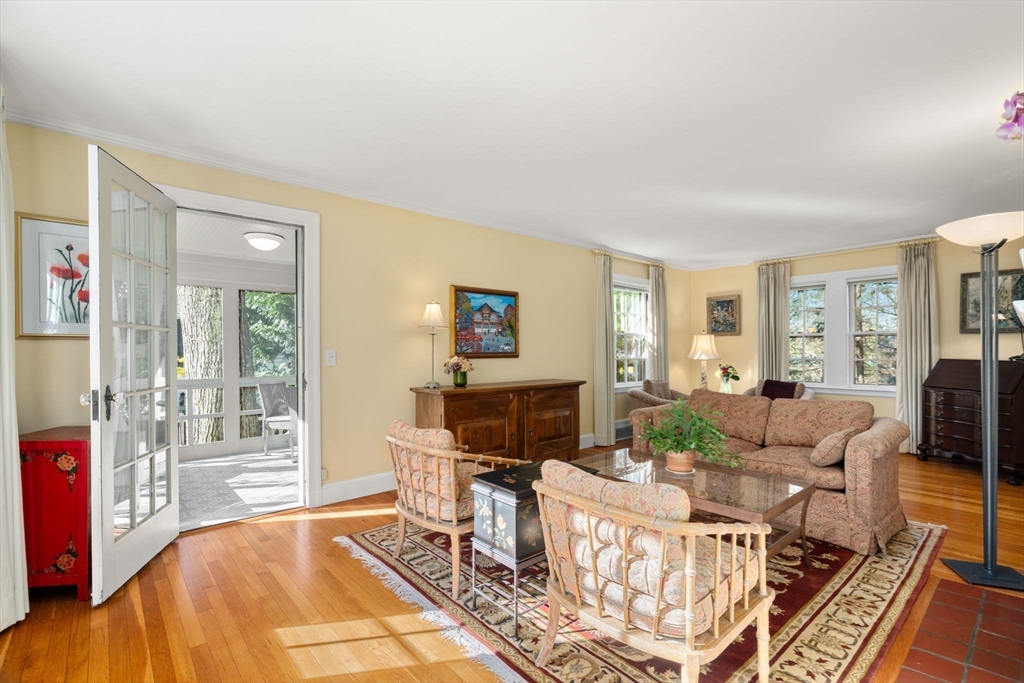 39 Hickory Cliff Road Newton, MA 02464 - Photo 4 of 28 Gallery Image 4