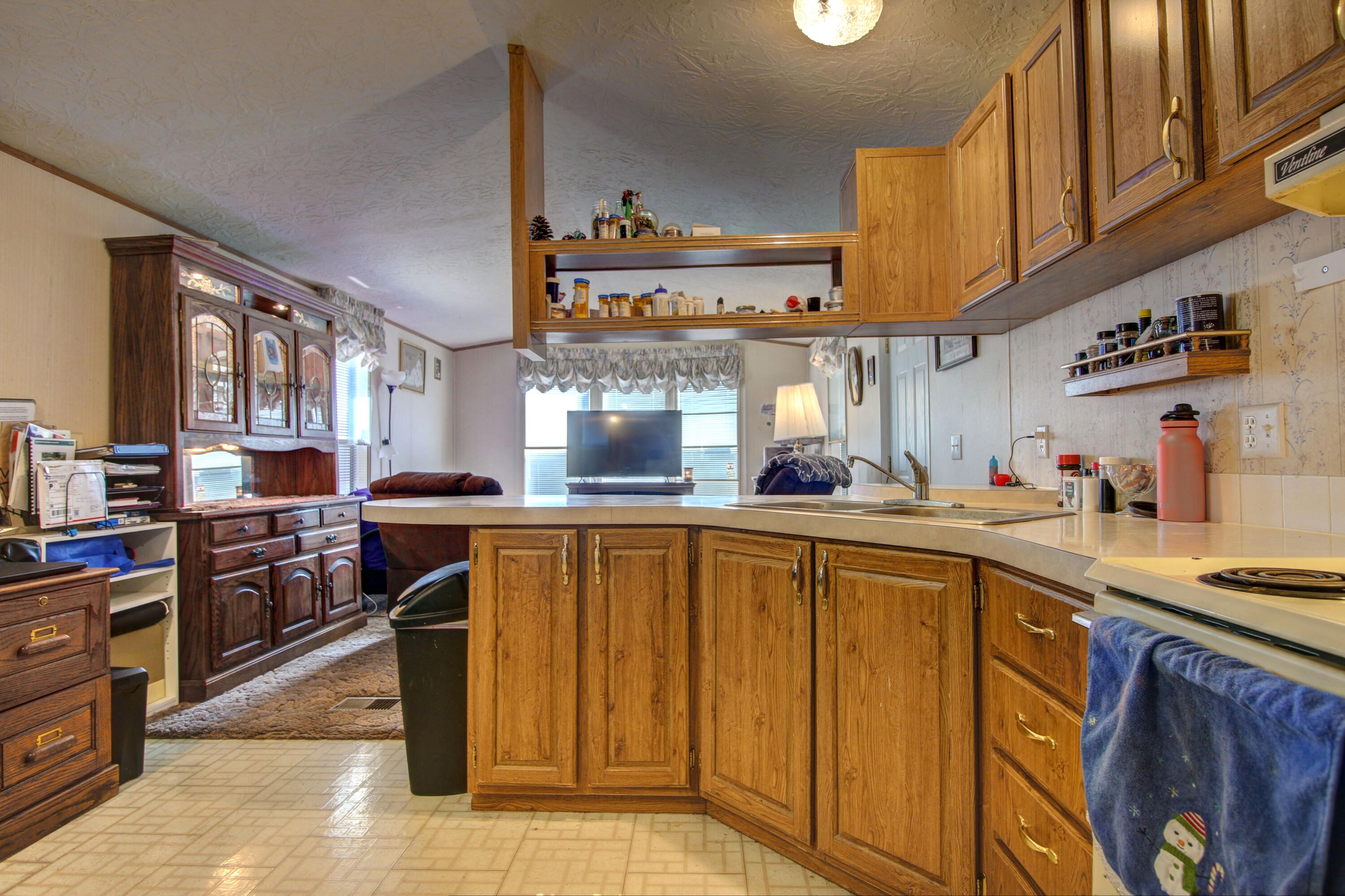 8401 Old Stage Road, Unit 46 Central Point, OR 97502 - Photo 13 of 26 14