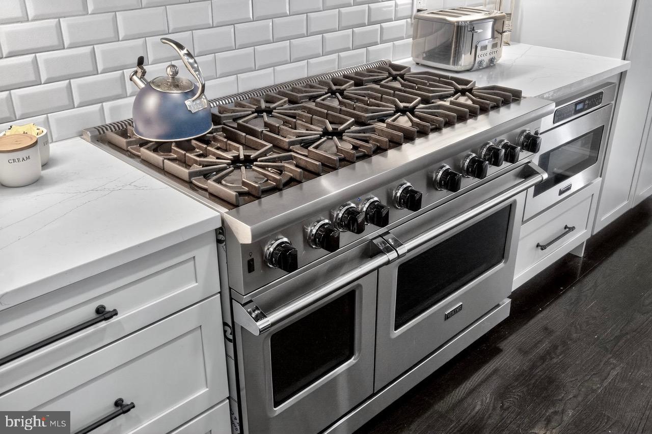 3702 Jenifer Street Northwest Washington, DC 20015 - Photo 10 of 46 8 Burner Stove