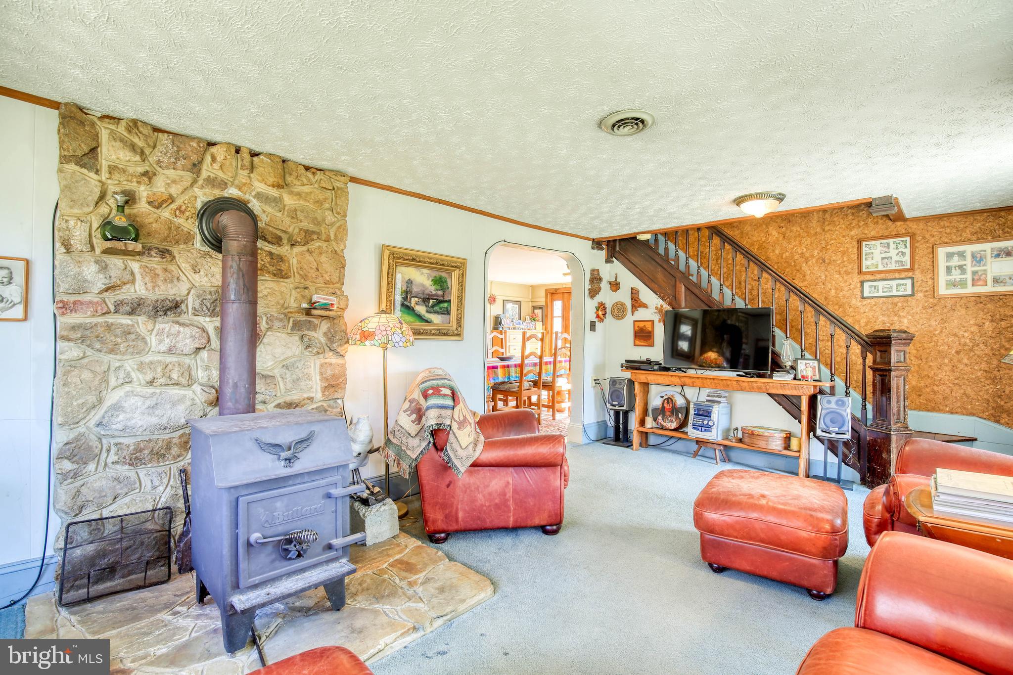 3612 Back Mountain Road Winchester, VA 22602 - Photo 25 of 47 Living Room