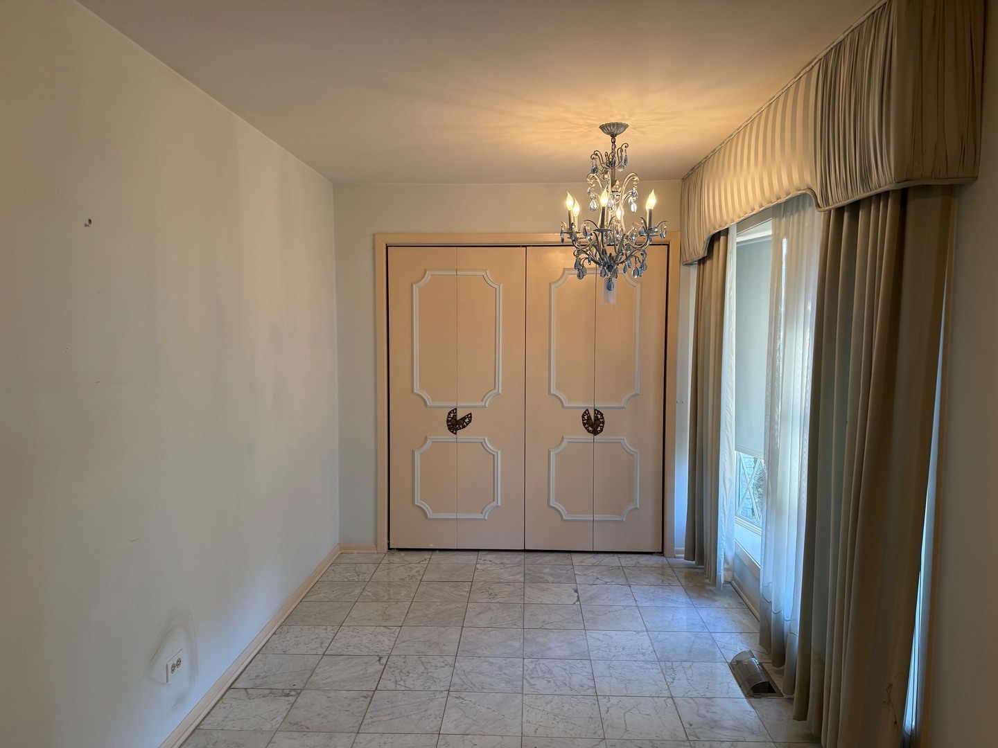 6247 North Kilpatrick Avenue Chicago, IL 60646 - Photo 2 of 31