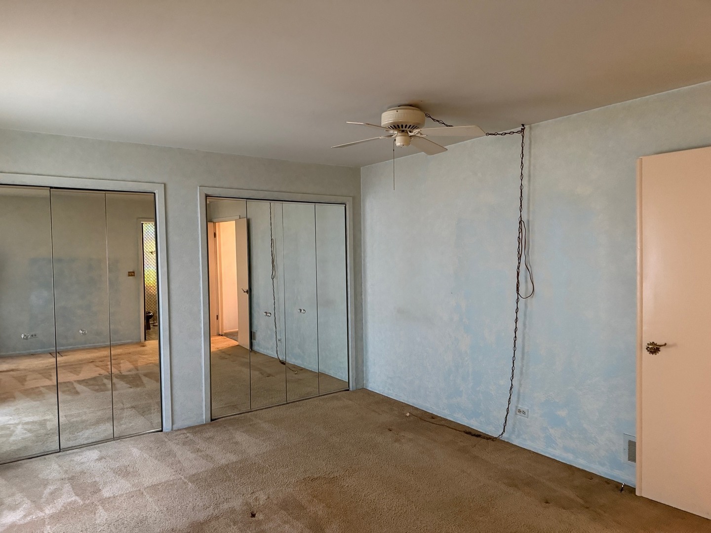 6247 North Kilpatrick Avenue Chicago, IL 60646 - Photo 4 of 31