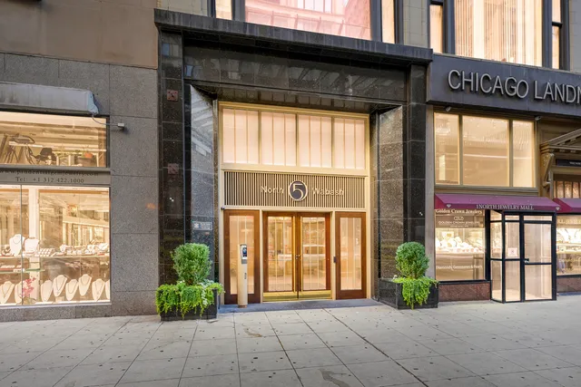 $275,000 | 5 North Wabash Avenue, Unit 704, Chicago, IL 60602