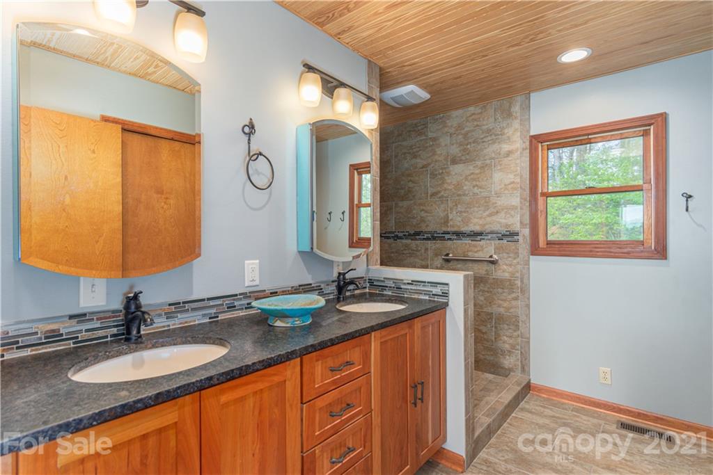 47 Sams Road Weaverville, NC 28787 - Photo 17 of 35 Gallery Image 17