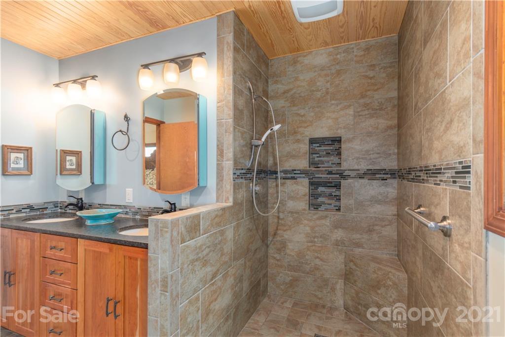 47 Sams Road Weaverville, NC 28787 - Photo 18 of 35 Gallery Image 18